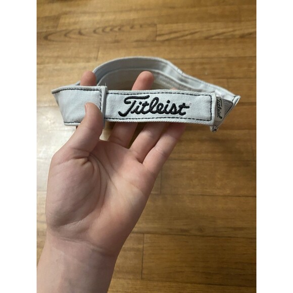 Titleist PRO V1 Luxury Golf Visor White Embroidered Adjustable Hat Cap Gorpcore - Picture 4 of 6